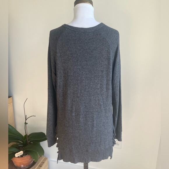 ANTHROPOLOGIE GRAY RUFFLE HEM ULTRA SOFT LONG SLEEVE SWEATER SIZE XS - Picture 6 of 9